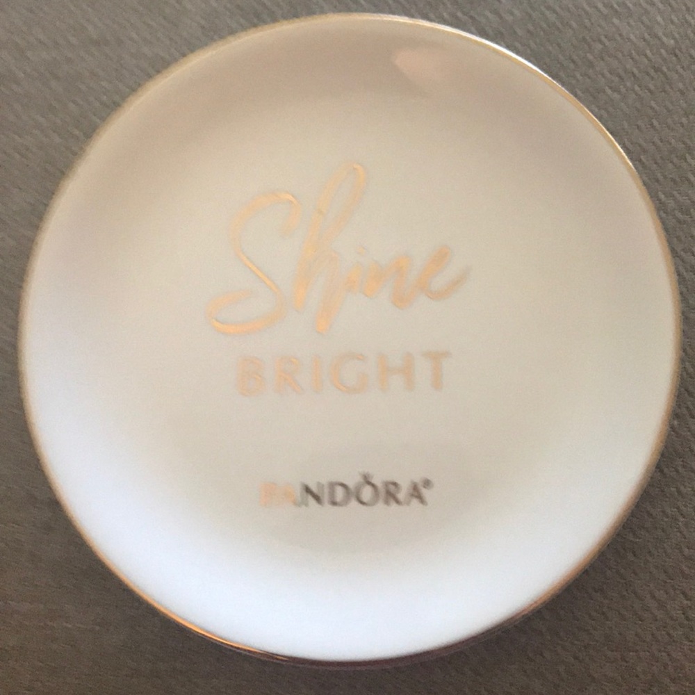 NWT Pandora Ring Dish